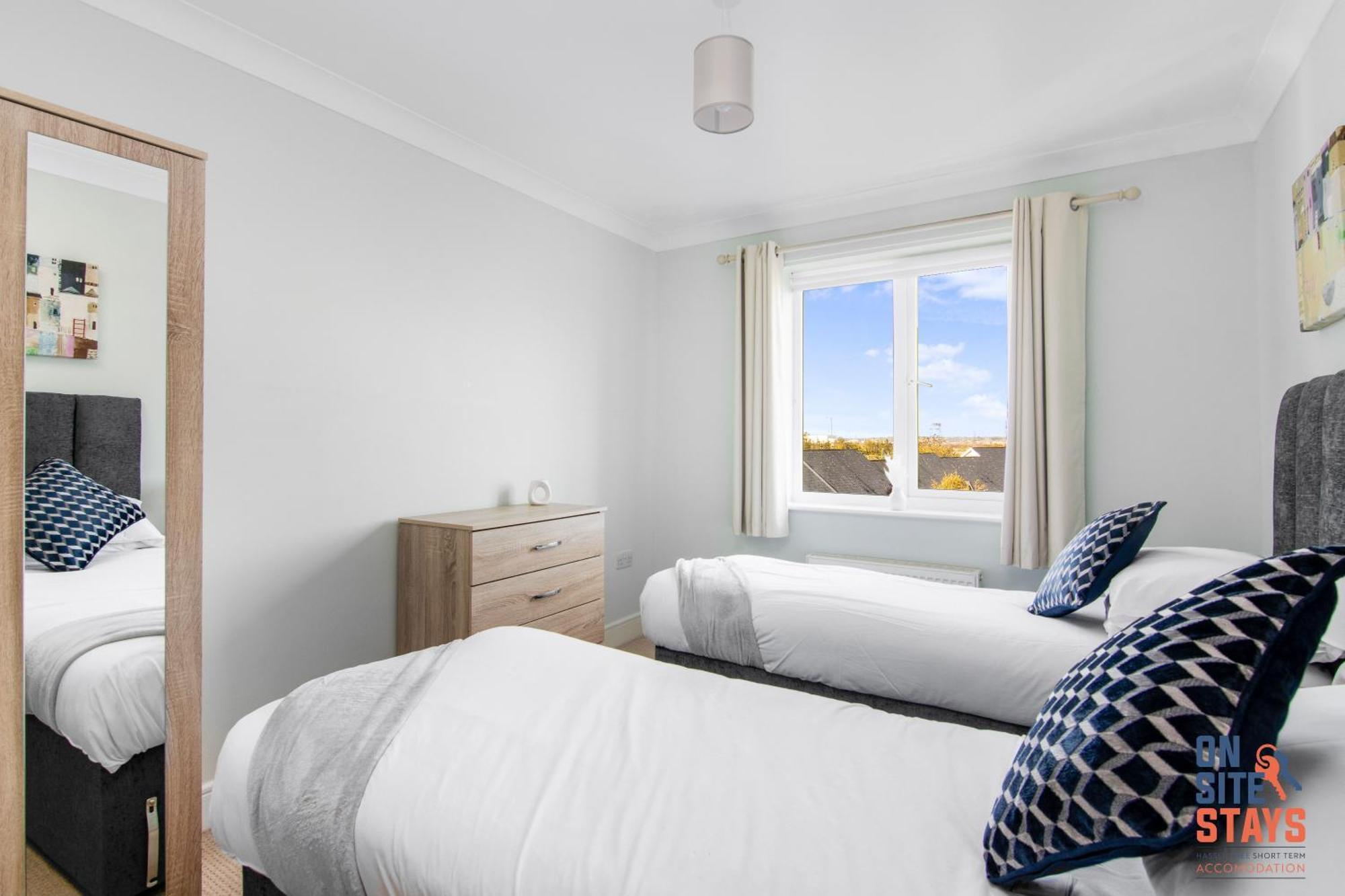 Onsitestays - Cosy 2-Bedroom Apartment With Free Parking, Wi-Fi & London Links Northfleet Eksteriør bilde